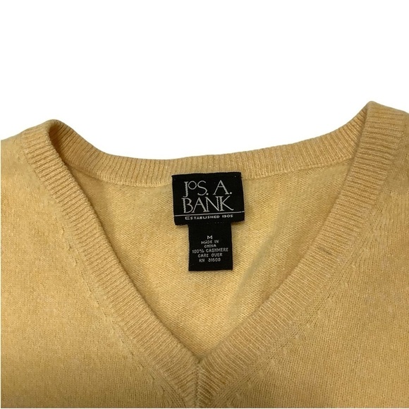 Jos. A Bank Cashmere V-neck Long Sleeve Sweater Sz Medium Yellow Fits Larger - Picture 3 of 7
